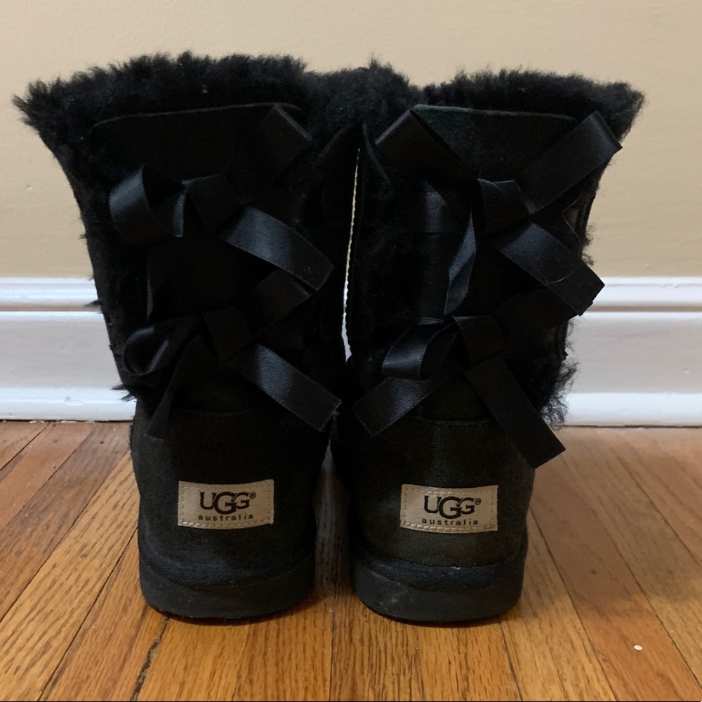 UGG Bailey Bow Boots Black Size 6, EUC